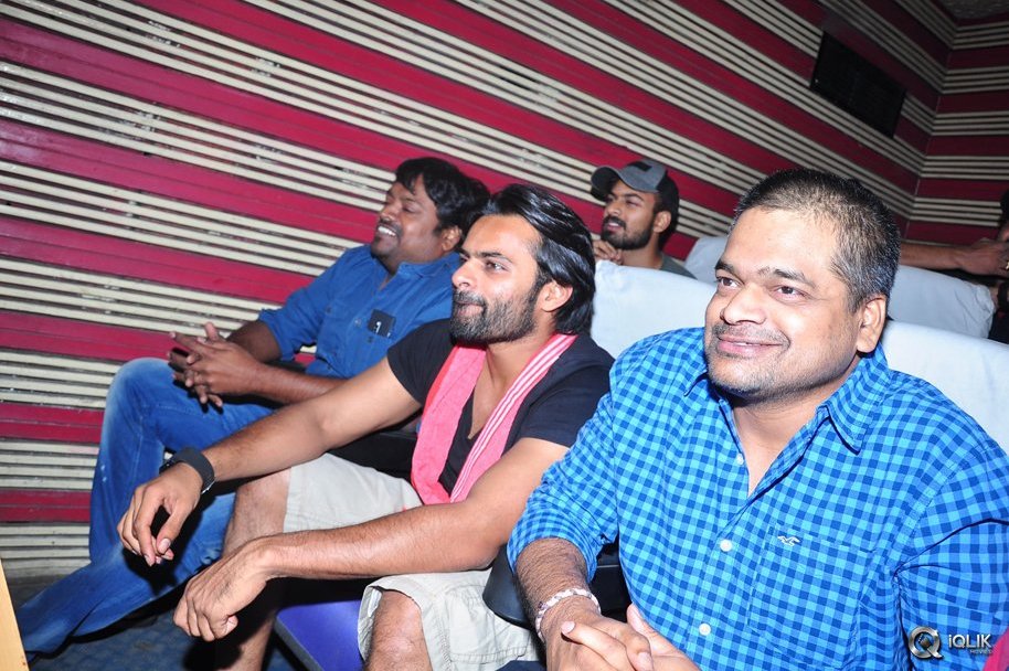Sardaar-Gabbar-Singh-Movie-Hungama-at-Arjun-Theater